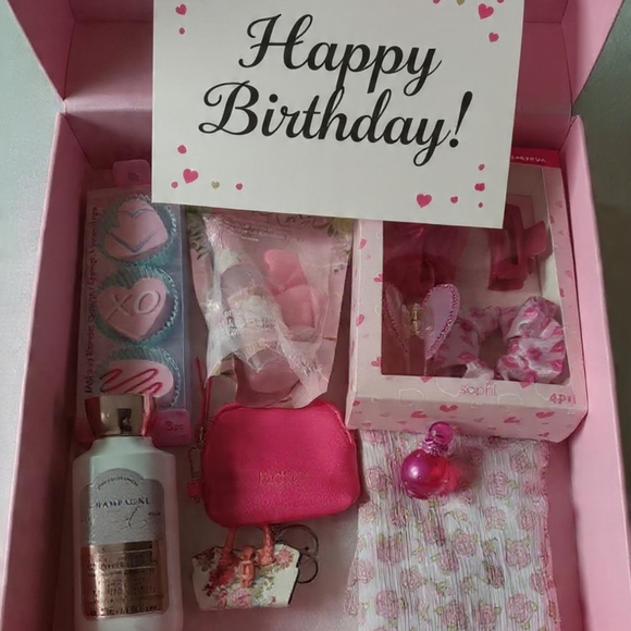 Pink Gift Bundle 8 items Hair Set🌸Scarf🌸Bath Booble🌸Britney Spears 15ml. - Picture 2 of 9